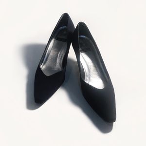 Stuart Weitzman Navy Heels